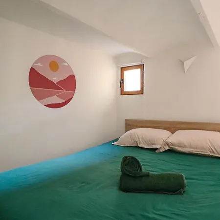 Climatise Mezzanine Avec Parking *